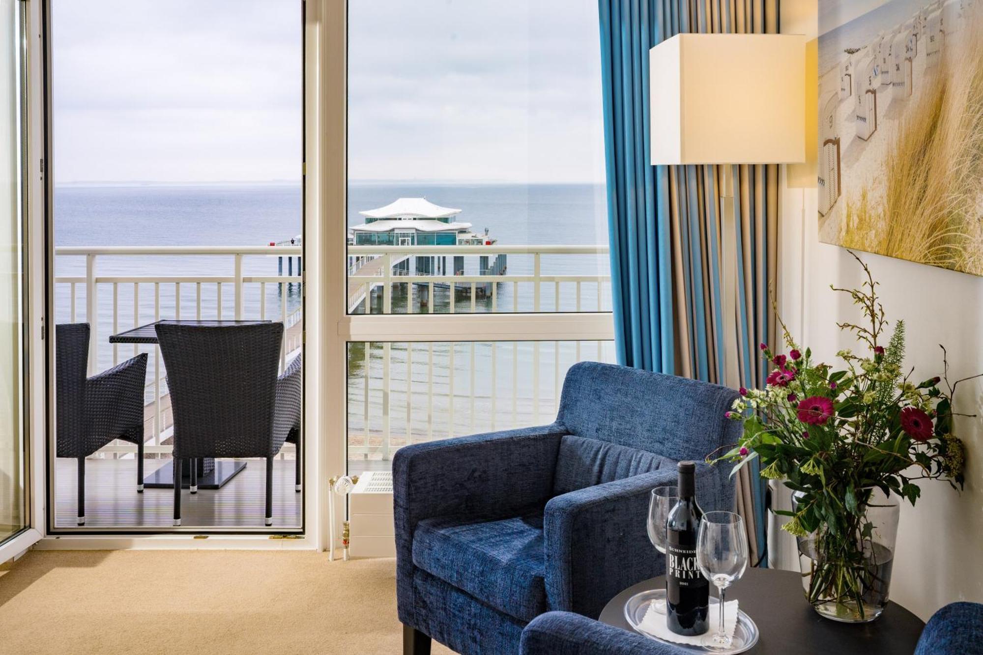 Hotel Bellevue Timmendorfer Strand Exterior photo
